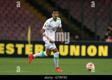 Soccer - UEFA Europa League - Quarter Final - Second Leg - Napoli v VFL Wolfsburg - Stadio San Paolo. Luiz Gustavo, Wolfsburg Stock Photo