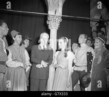 Pictured at London's Old Vic Theatre with members of the cast of 'Romeo and Juliet', is Charlie Chaplin, paying his second visit to the theatre in 50 years. With him is Claire Bloom, his leading lady in 'Limelight', who plays Juliet. On her left is Alan Badel as Romeo. Stock Photo