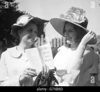 Rowing - Henley Royal Regatta - Henley-on-Thames. Georgina Fraser of Stanstead (right), with her cousin Judy Fraser of Jersey, on the first day of the Henley Royal Regatta. Stock Photo