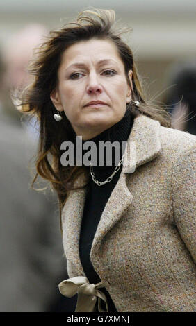 Andrew Wragg trial - Lewes Crown Court. Mary Wragg arrives at court. Stock Photo