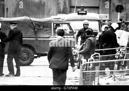 A strong Irish Army and Garda force block the side street leading to Dublin's Special Criminal Court, after the opening of the Lord Mountbatten murder trial. Francis McGirl, 24, and Thomas McMahon, 34, plead not guilty to murdering Lord Mountbatten, who died when his small boat was blown up off the coast of Sligo. Stock Photo