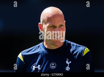 Soccer - Barclay's Premier League - Tottenham Hotspur v Hull City - White Hart Lane. Tottenham Hotspur's Brad Friedel Stock Photo