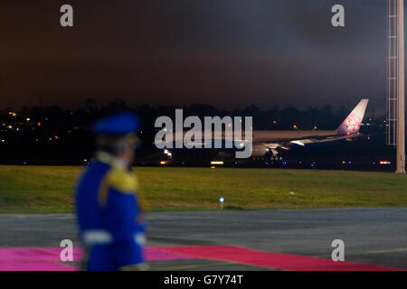 Asuncion, Paraguay. 27th June, 2016. Taiwan's (Republic of China) President Tsai Ing-wen special China Airlines flight arrives at Silvio Pettirossi International Airport, Luque, Paraguay. A military looks at the airline as he waits with local authorities to receive the President Tsai Ing-wen. Credit:  Andre M. Chang/ARDUOPRESS/Alamy Live News Stock Photo