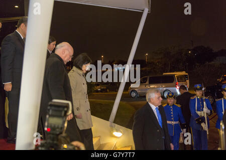 Asuncion, Paraguay. 27th June, 2016. Taiwan's (Republic of China) President Tsai Ing-wen (creamy-white coat) accompanied by Paraguay's Foreign Minister Eladio Loizaga (L) towards the motorcade at Silvio Pettirossi International Airport, Luque, Paraguay. Credit: Andre M. Chang/ARDUOPRESS/Alamy Live News Stock Photo