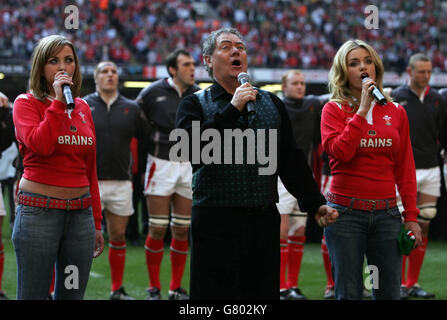 Rugby Union - RBS 6 Nations Championship 2005 - Wales v Ireland - Millennium Stadium Stock Photo