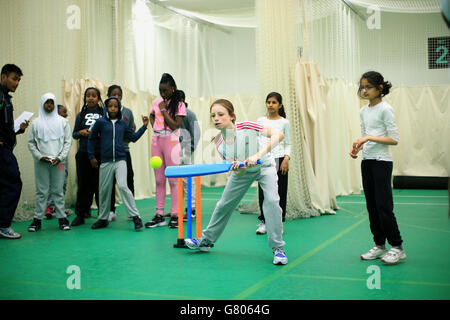 Cricket - Pemberton Greenish London Cup - T20 - Surrey Women v Middlesex Women - Kia Oval Stock Photo