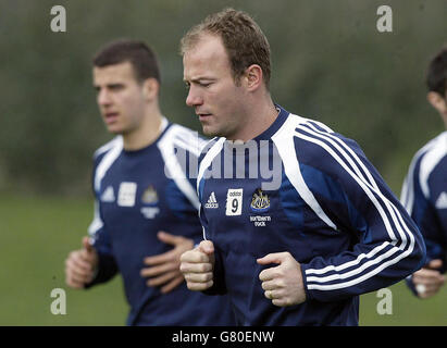 Newcastle United training session - Longbenton. Newcastle United captain Alan Shearer. Stock Photo