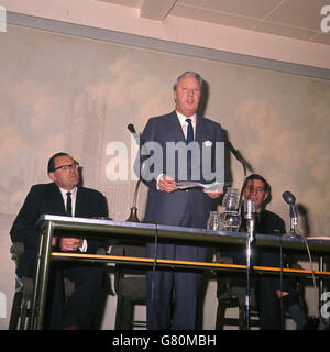 Mr Edward Heath (c), leader of the Conservative Party, at a press conference where the party issued their manifesto for the 1966 General Election. Also pictured are Reginal Maudling (l) and Edward Du Cann (r). Stock Photo