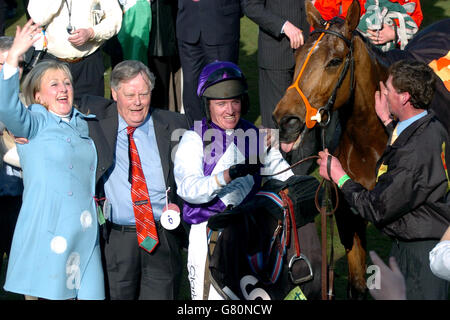 Horse Racing - Cheltenham Festival 2005 - Cheltenham Racecourse Stock Photo