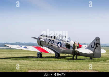 North American SNJ-5 N6972C (G-DHHF) at Compton Abbas airfield Stock Photo