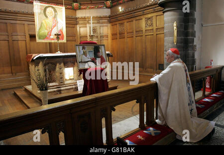 Prayers for Pope John Paul II -  St Mary's Roman Catholic Cathedral Stock Photo