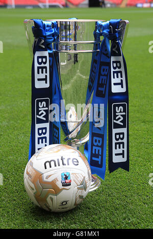 Soccer - Sky Bet League Two - Play Off - Final - Southend United v Wycombe Wanderers - Wembley Stadium. A general view of the Sky Bet League Two Play Off Trophy with the official Mitre football Stock Photo