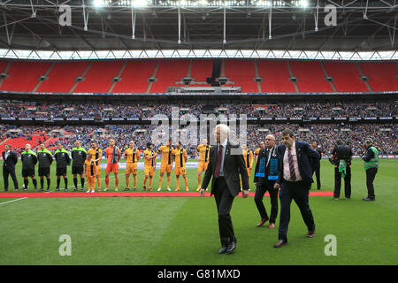 Soccer - Sky Bet League Two - Play Off - Final - Southend United v Wycombe Wanderers - Wembley Stadium. The two team's line-up before kick-off Stock Photo