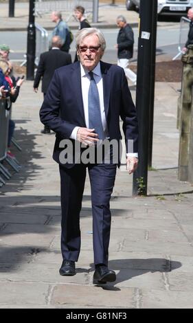 William Roache arriving for the memorial service for Coronation Street star Anne Kirkbride at Manchester Cathedral. Stock Photo