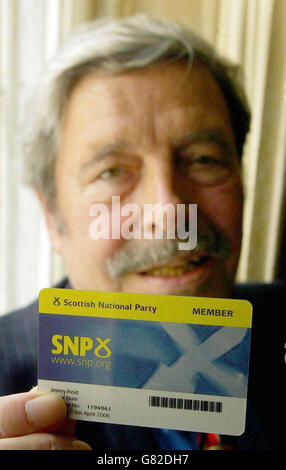 Jimmy Reid (leader of the famous upper Clyde Shipbuilders work-in in 1971) and a respected trade unionist, announced that he has joined the Scottish National Party during a press conference with SNP leader Alex Salmond in Dundee. Stock Photo