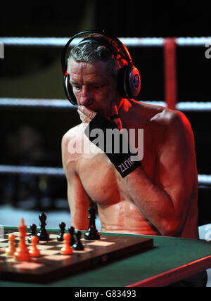 Chessboxing hi-res stock photography and images - Alamy