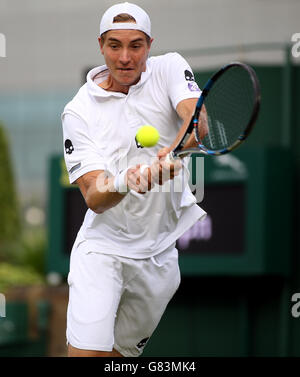 Jan-Lennard Struff in action against Bernard Tomic during day one of ...