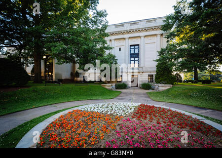 Gardens and the Connecticut State Library, in Hartford, Connecticut. Stock Photo