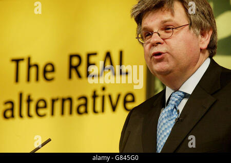 General Election Campaign 2005 - Liberal Democrats. Cambridge Liberal Democrat candidate David Howarth. Stock Photo