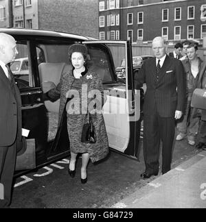 Queen Elizabeth II arrives at the King Edward VII Hospital in Marylebone for talks at Harold Macmillan's bedside about his successor. The Queen was visiting the hospital after accepting Macmillan's resignation. Stock Photo