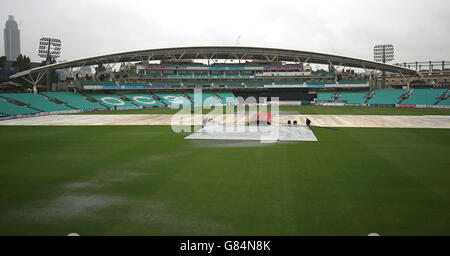 Cricket - NatWest t20 Blast - Southern Division - Surrey v Sussex - The Kia Oval. Match abandoned between Surrey and Sussex due to waterlogged pitch. Stock Photo