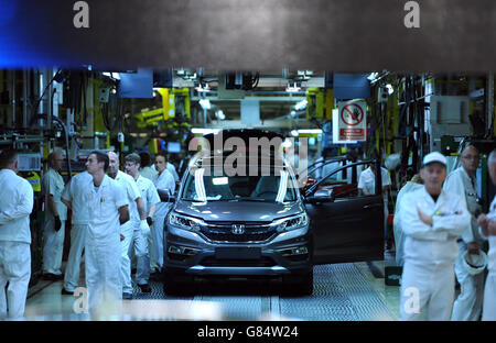 Honda Factory stock. General view of a Honda CRV on the production line at Honda of the UK Manufacturing Ltd's factory in Swindon Stock Photo