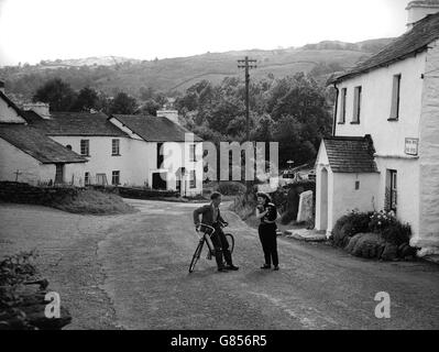 Places - Bowland Bridge - Lake District Stock Photo