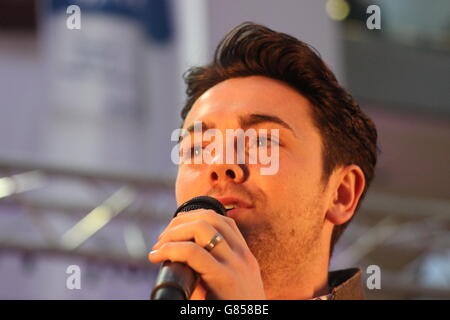 Ray Quinn sings a few tracks from his latest swing album, 2015 - The ex-Brookie and Dancing On Ice star wowed the crowds Stock Photo