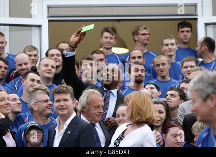 Colin Salmon takes a selfie with some of the 115 Special Olympics GB athletes with learning disabilities - who fly out on Tuesday 21st July to the 2015 World Summer Games in Los Angeles, USA - during a special honorary reception hosted by the US Ambassador at his Official Residence Winfield House, in Regents Park, London. Stock Photo