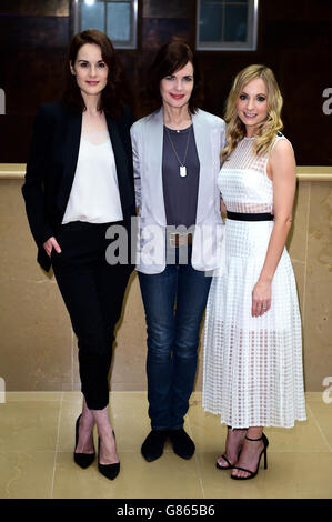 Michelle Dockery (left), Elizabeth McGovern (centre) and Joanne Froggatt attending the Downton Abbey cast photocall held at the Mayfair Hotel, London. PRESS ASSOCIATION Photo. Picture date: Thursday August 13, 2015. Photo credit should read: Ian West/PA Wire Stock Photo