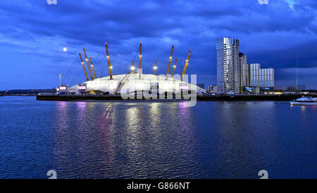 The moon shines over the O2, London, the night before a blue moon. ... Blue Moon ... 30-07-2015 ... London ... UK ... Photo credit should read: Ian West/PA Wire. Unique Reference No. 23697617 ... Picture date: Thursday July 30, 2015. The term blue moon refers to the second of two full moons appearing in the same calendar month. See PA story SCIENCE Moon. Photo credit should read: Ian West/PA Wire Stock Photo