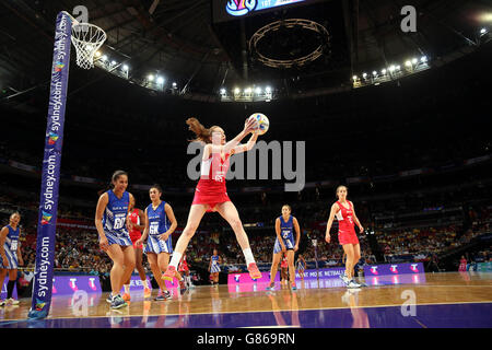 England's Helen Housby lines up the shot during the 2015 Netball World Cup, Pool B match at the Allphones Arena, Sydney. Stock Photo