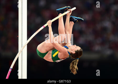 Brazil's Fabiana Murer competes in the Women's Pole Vault final during day five of the IAAF World Championships at the Beijing National Stadium, China. Stock Photo