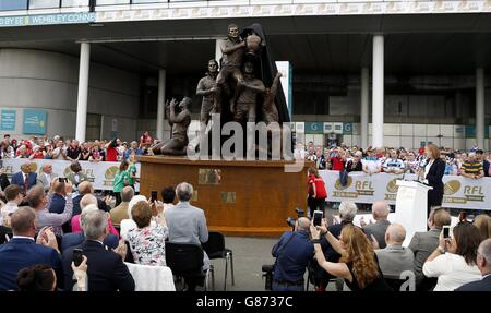 The statue of Rugby League legends Martin Offiah, Alex Murphy, Billy Boston, Eric Ashton and Gus Risman is unveiled at Wembley Stadium before the Ladbrokes Challenge Cup Final at Wembley Stadium, London. PRESS ASSOCIATION Photo. Picture date: Saturday August 29, 2015. See PA story RUGBYL Final. Photo credit should read: Paul Harding/PA Wire. RESTRICTIONS: No commercial use. No false commercial association. No video emulation. No manipulation of images. Stock Photo
