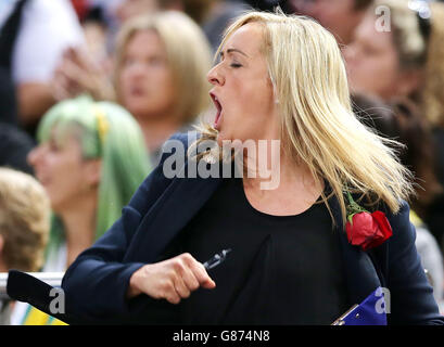 England coach Tracey Neville celebrates victory at the final whistle during the 2015 Netball World Cup, Pool B match at the Allphones Arena, Sydney. Stock Photo