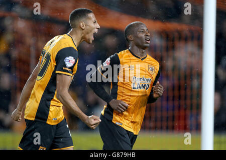 Hull City's Sone Aluko (right) celebrates with teammate Isaac Hayden after scoring his side's second goal of the game during the Sky Bet Championship match at the KC Stadium, Hull. PRESS ASSOCIATION Photo. Picture date: Wednesday August 19, 2015. See PA story SOCCER Hull. Photo credit should read: Richard Sellers/PA Wire. Stock Photo