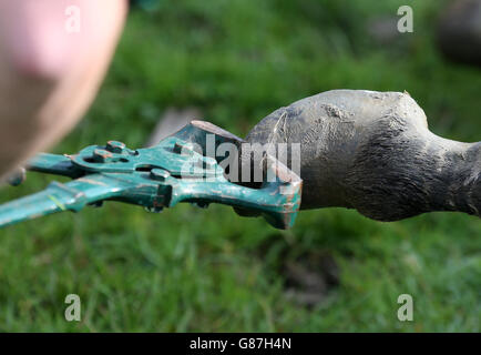 Blair Drummond zebra health check. Melton the zebra has its hooves trimmed at Blair Drummond Safari Park. Stock Photo