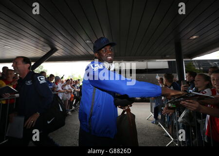 Soccer - Sky Bet Championship - MK Dons v Birmingham City - Stadium:mk. Birmingham City's Clayton Donaldson Stock Photo