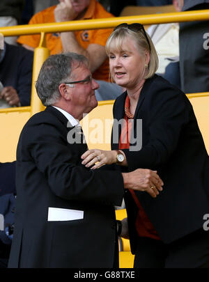 Soccer - Sky Bet Championship - Wolverhampton Wanderers v Brighton and Hove Albion - Molineux. Wolverhampton Wanderers director John Gough (left) Stock Photo