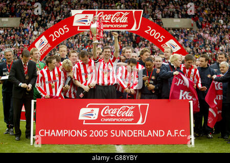 Soccer - Coca-Cola Football League Championship - Sunderland v Stoke City - Stadium of Light. Sunderland players celebrate winning the Championship after victory over Stoke City Stock Photo