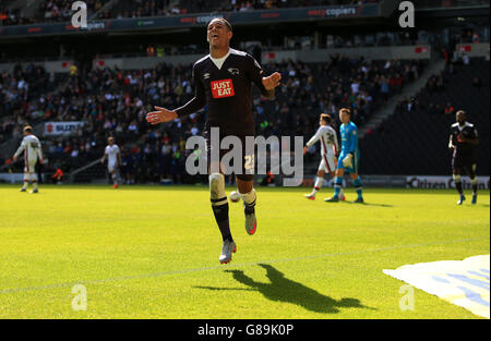 Soccer - Sky Bet Championship - MK Dons v Derby County - stadium:mk. Derby County's Tom Ince celebrates scoring the 3rd goal against MK Dons during the Sky Bet Championship match at stadium:mk, Milton Keynes. Stock Photo