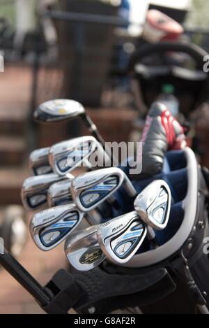 Golf Racket Stock golfrackets in bag | usage worldwide Stock Photo - Alamy