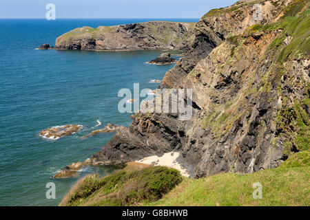 UK, Wales, Ceredigion, Llangrannog, small beach on coast path towards Ynys Lochtyn and Carreg Ifan Stock Photo