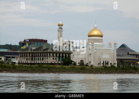 Beautiful View of Sultan Omar Ali Saifudding Mosque, Bandar Seri Begawan, Brunei Stock Photo