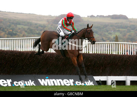 Horse Racing - The Showcase - Day One - Cheltenham Racecourse. Pearl Swan ridden by Sean Bowen during the Ryman Stationary Cheltenham Business Club Novices' Chase Stock Photo