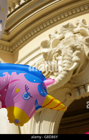 Novelty balloons for sale at the entrance to the Giardino Zoologico or Zoological Gardens, Villa Borghese, Rome, Italy. Stock Photo