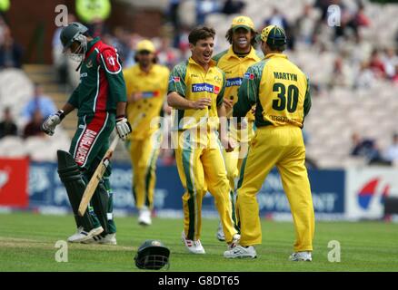 Cricket - The NatWest International Triangular Series - Australia v Bangladesh - Old Trafford Stock Photo