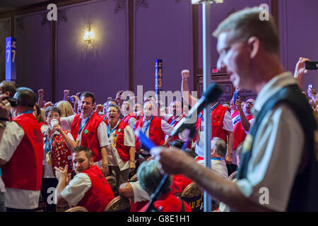 Las Vegas, Nevada USA - 28th June 2016 - Outfitted in red vests, Teamsters convention delegates pledged to incumbent president James P. Hoffa jeered and booed as reformers in the Teamsters United group nominated candidates to challenge the Hoffa slate in this fall's union election. Rank and file Teamsters will choose between Hoffa and Louisville Local 89 president Fred Zuckerman in elections to be conducted under U.S. government supervision. Credit:  Jim West/Alamy Live News Stock Photo