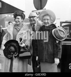 Coronation Street Cast - London Airport Stock Photo