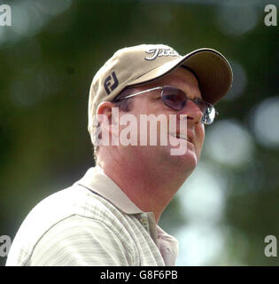 Golf - Barclays Scottish Open 2005 - Loch Lomond. England's Stuart Little tees off on the tenth hole. Stock Photo